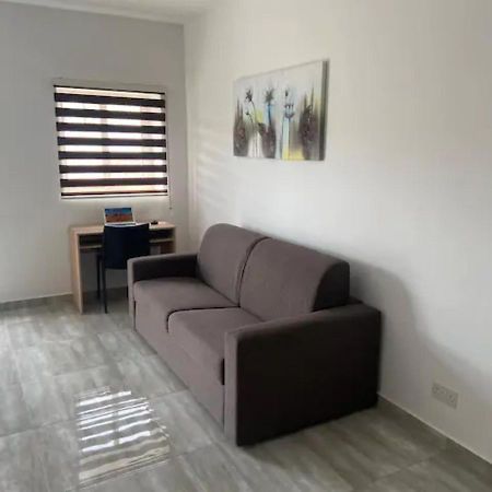 F10 Room 1, Private Double Room With Private Bathroom In Shared Flat Msida Ngoại thất bức ảnh